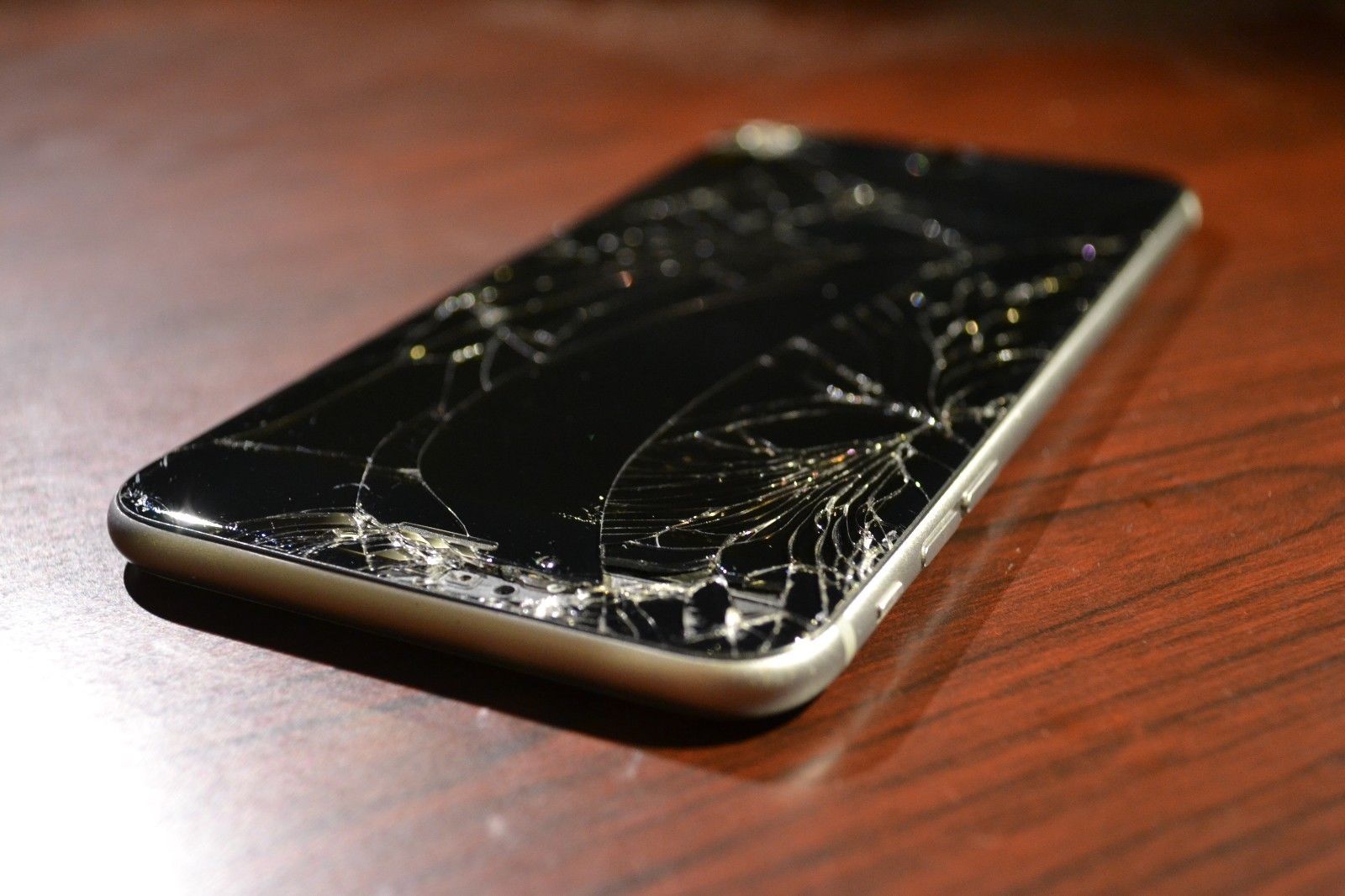 苹果手机屏幕摔碎了 _排行榜大全