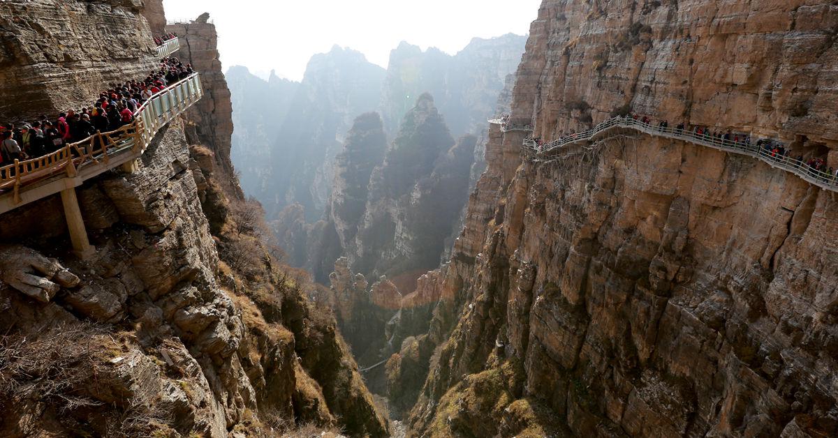 白石山-有全国独一无二的大理岩峰林地貌