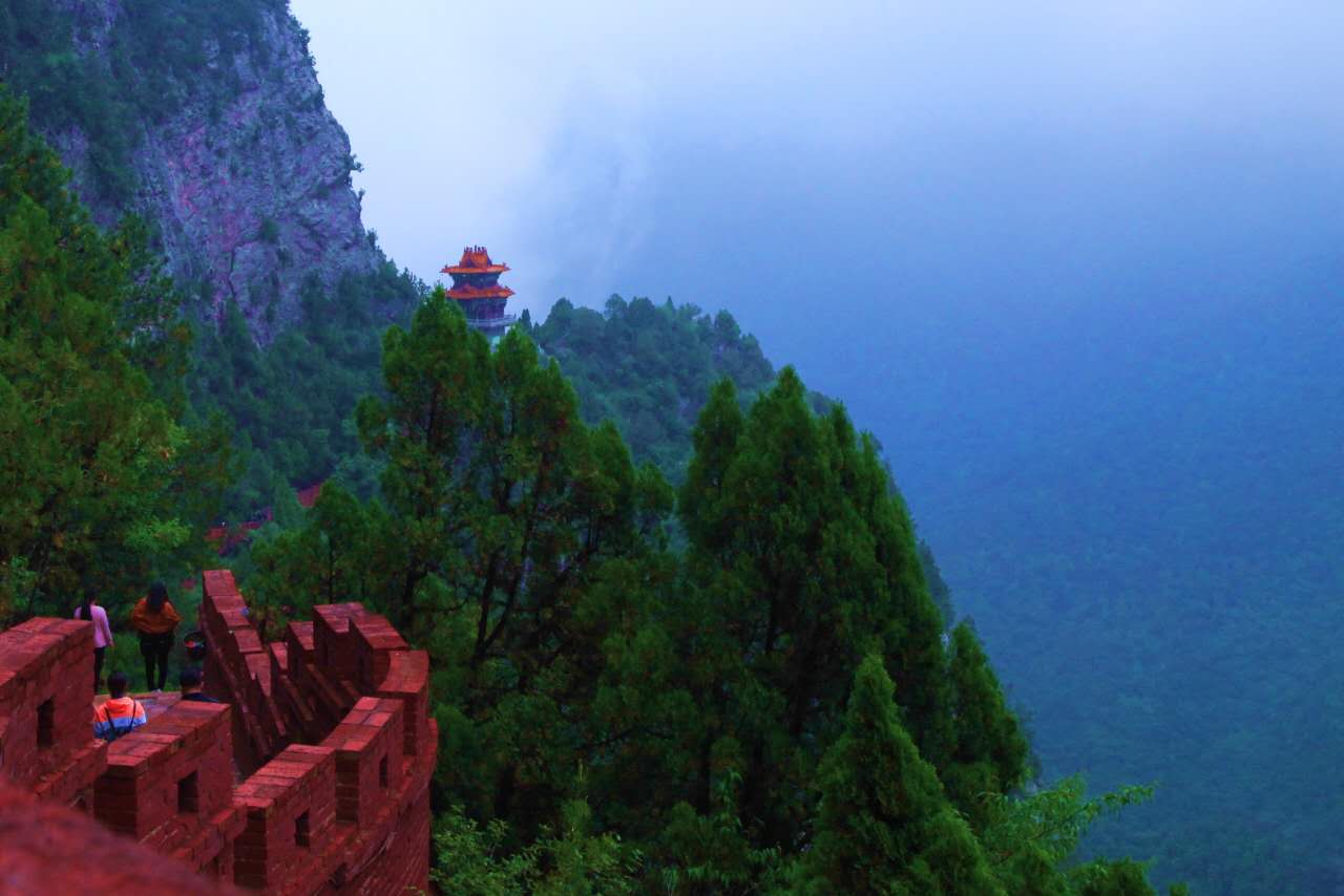 山西灵石石膏山风景区一角.