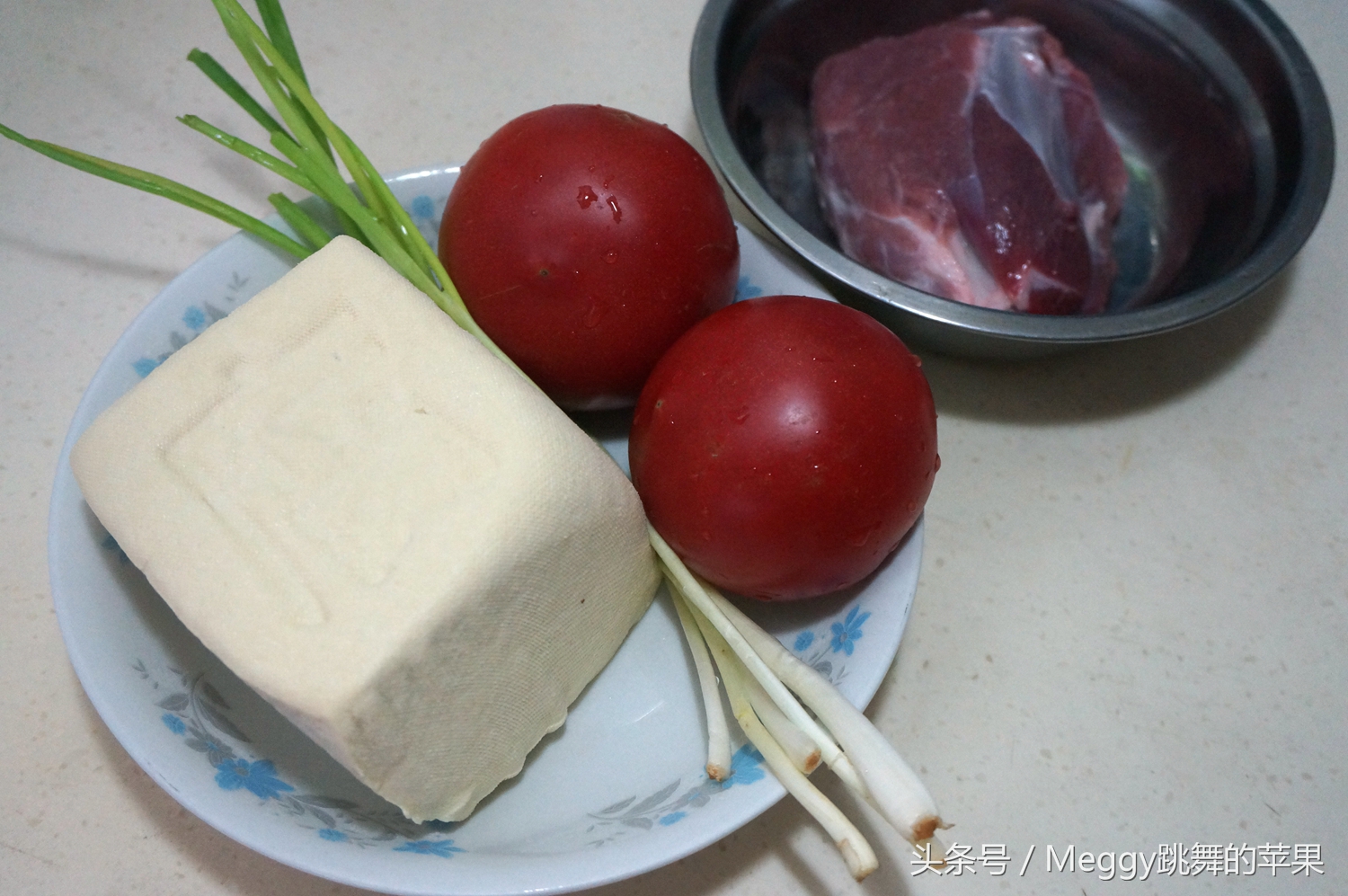 豆腐这么做又香又嫩，颜色漂亮滋味浓！儿子吃了两碗饭还喊不够！