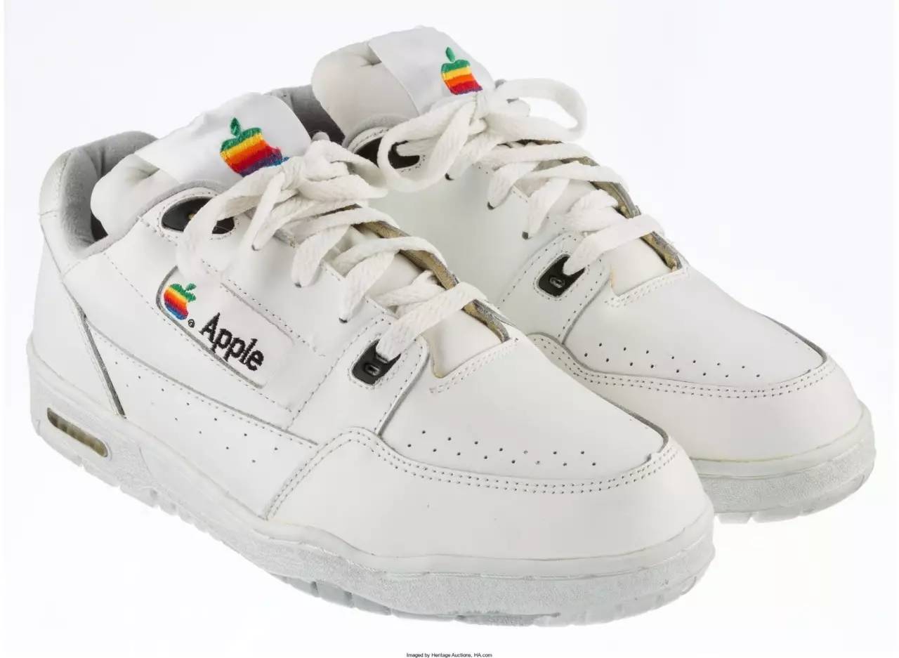 苹果90年代绝版运动鞋拍卖:10万元起拍 原价仅500