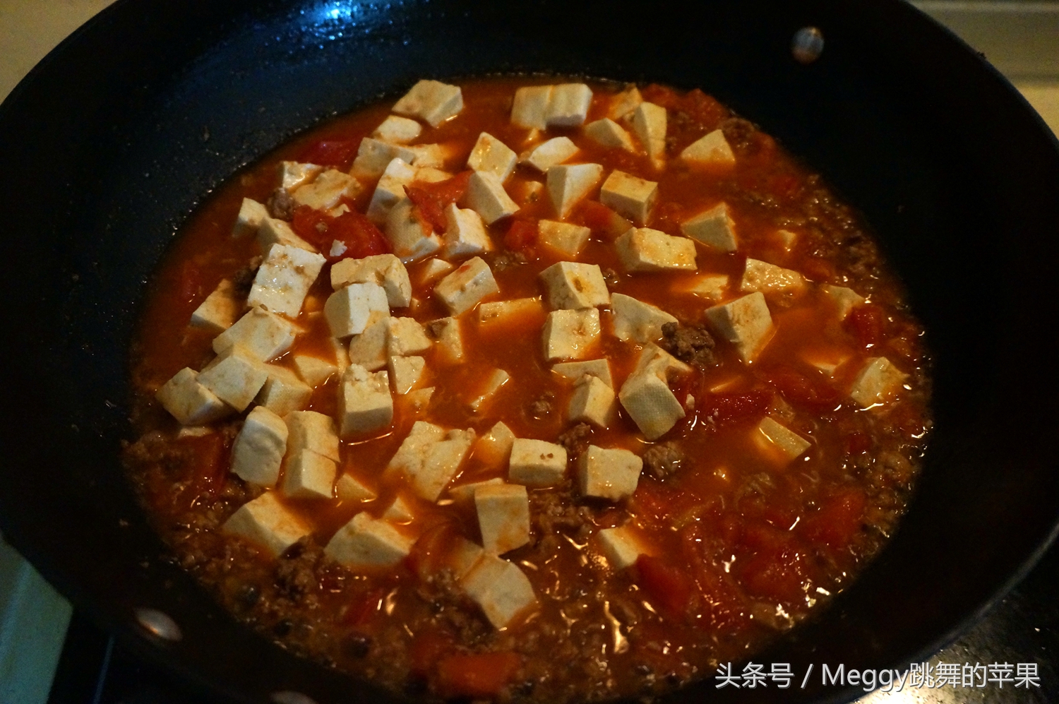 豆腐这么做又香又嫩，颜色漂亮滋味浓！儿子吃了两碗饭还喊不够！