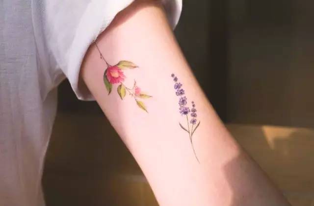 Tattoo 有朵花落在我身上 一留就是一辈子