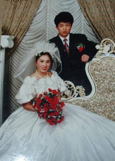 泛黄的照片，爱情的定格，中国婚纱照的美丽演变史！
