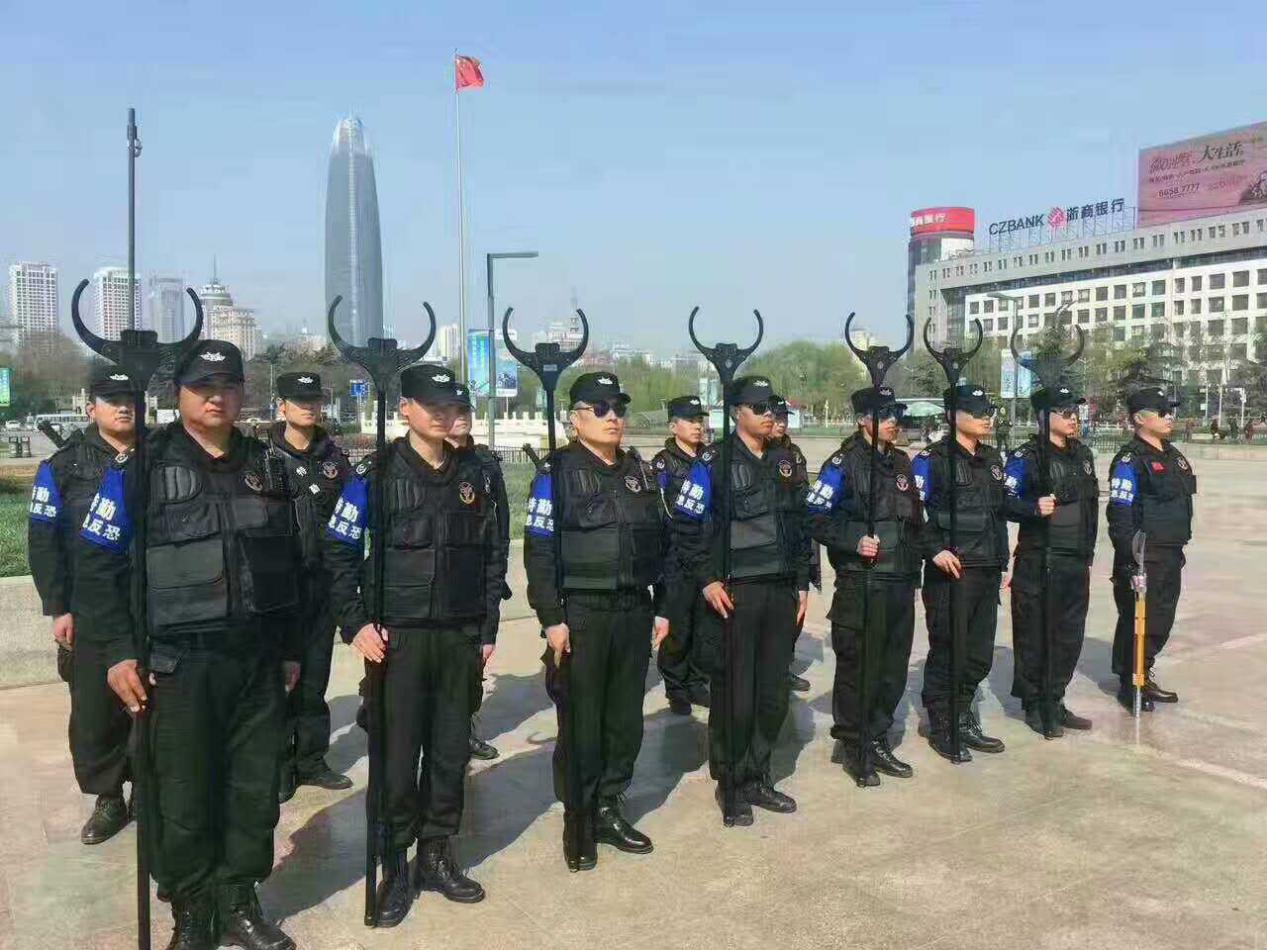 建设美丽泉城,七兵堂安保人员在行动.