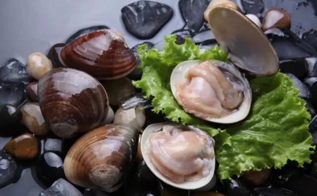 石狮海域出现赤潮现象,8人中毒,漳州36人吃青蛤中毒.