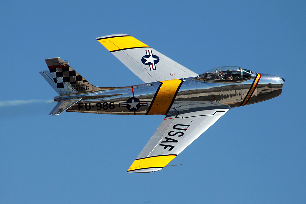 二战后美国设计的第一代喷气式战斗机f86佩刀