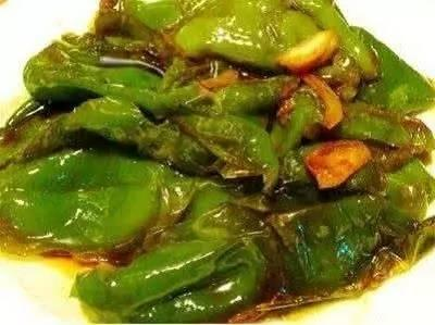 教你制作虎皮青椒、煎茄子、腰果虾仁方法