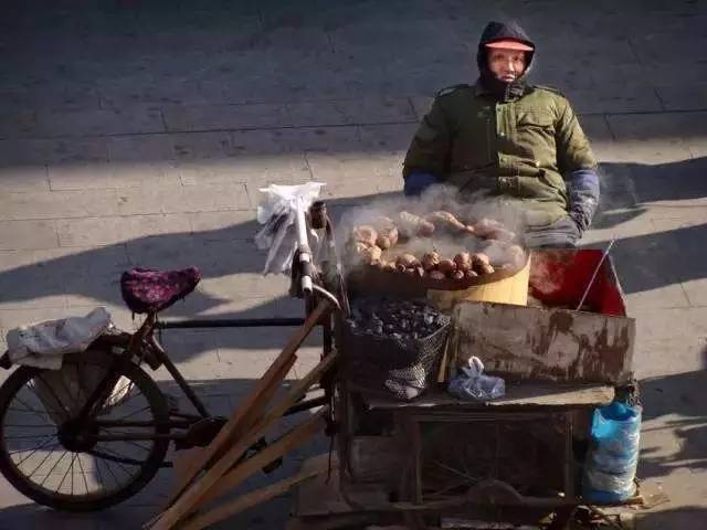 大街上买过烤红薯和糖葫芦