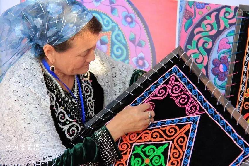 哈萨克民族刺绣班