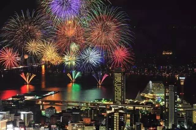 みなとこうべ海上花火大会(兵库)