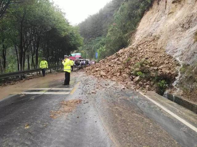 年轻人口水多要怎么办_口水疹图片