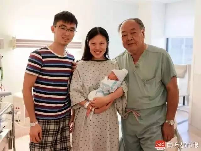 人大美女抱着儿子拍毕业照爆红!她大三就生了孩子,还自己带!