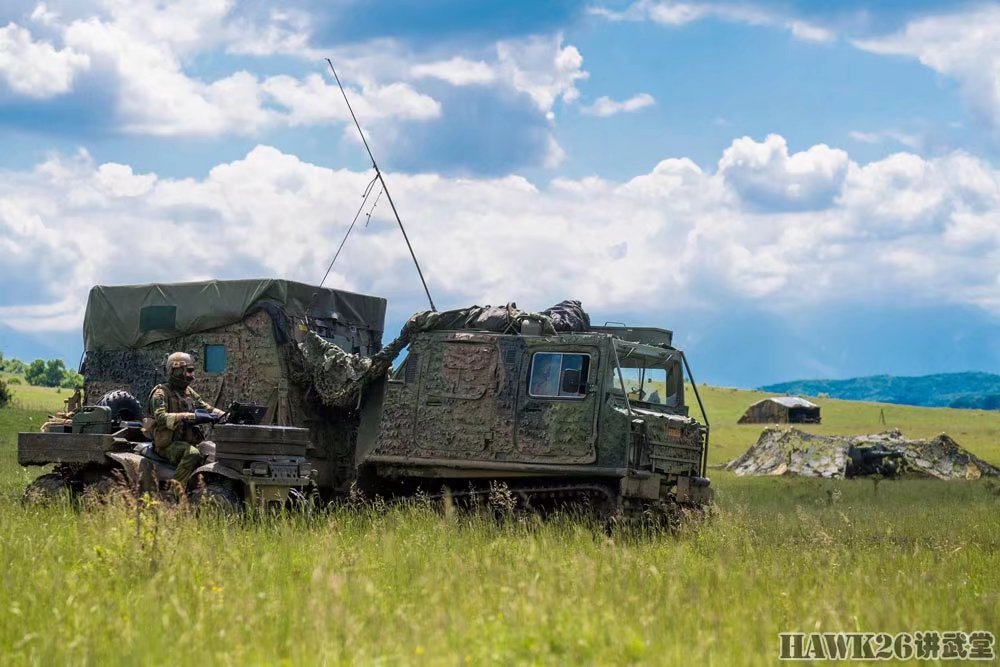 挪威炮兵侦察营亮相北约演习武器比特种兵还壕