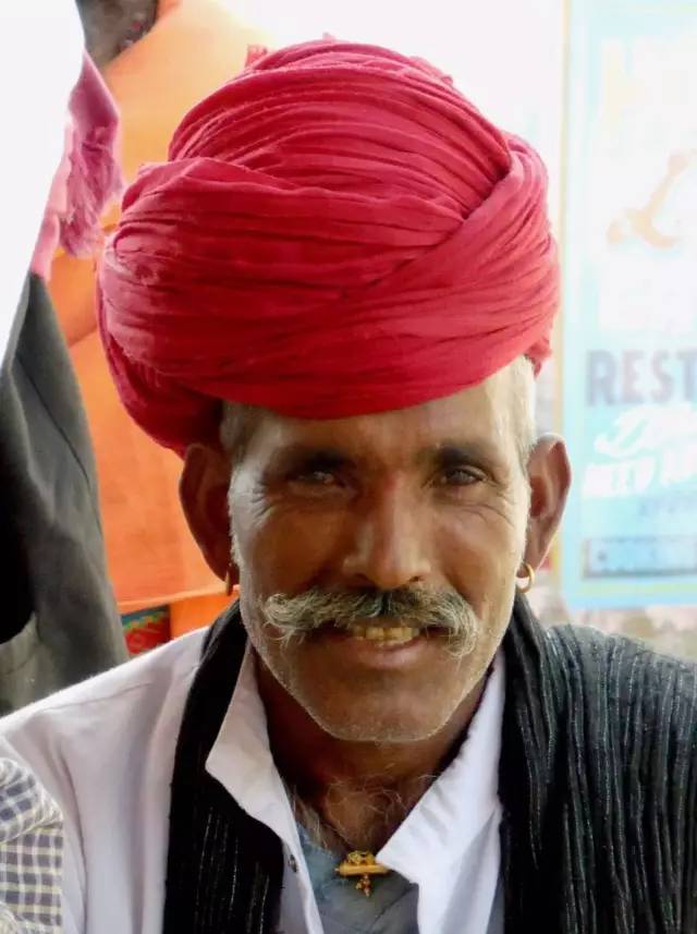 印度男人的彩色头巾,既酷又有劲!