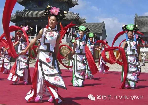 满族现在还有多少人口_今年中美都有人口普查,满族会有多少人口