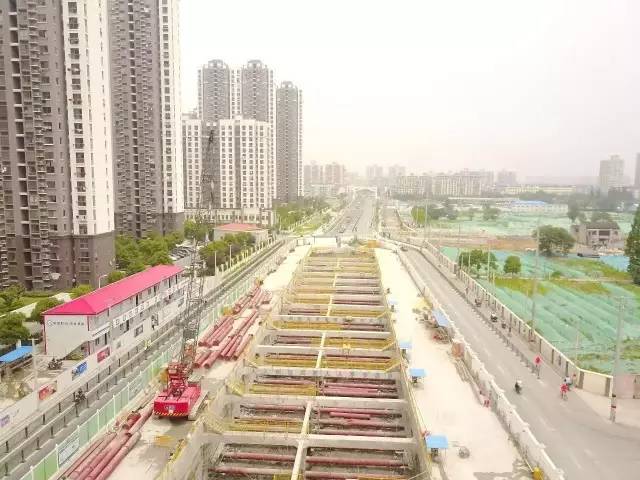 罗秀路站,景洪路站,朱梅路站