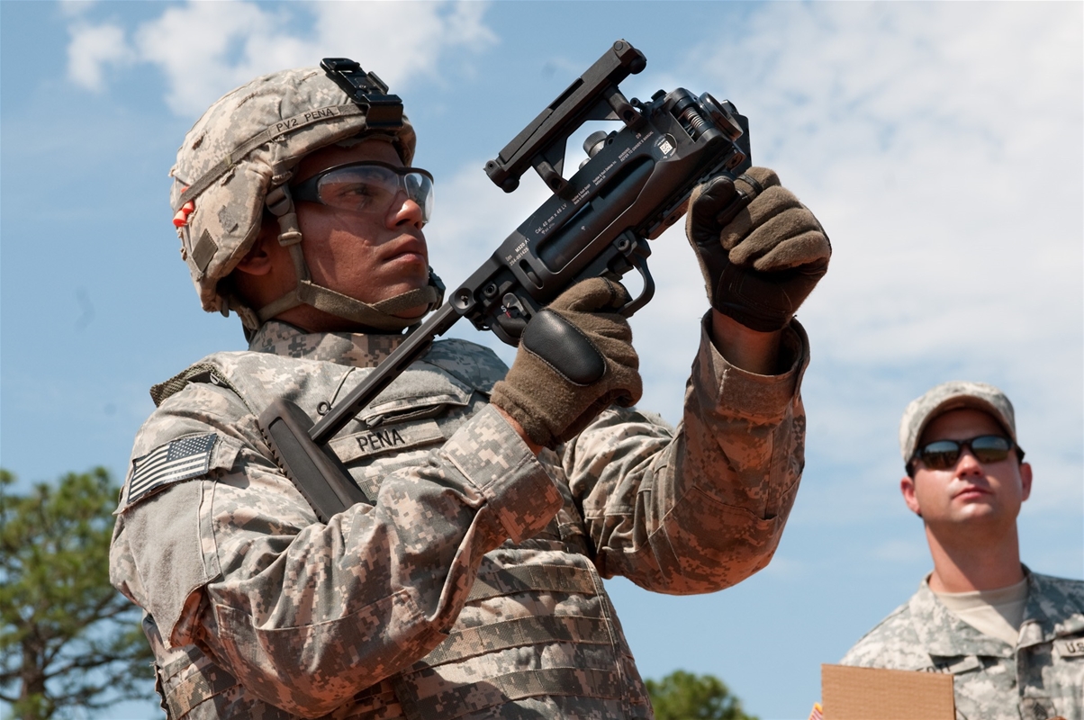 美陆战队测试m320榴弹发射器:最快2019年开始服役