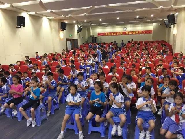 食品安全"五进"活动走进深圳宝安海韵学校 养成良好的生活习惯从