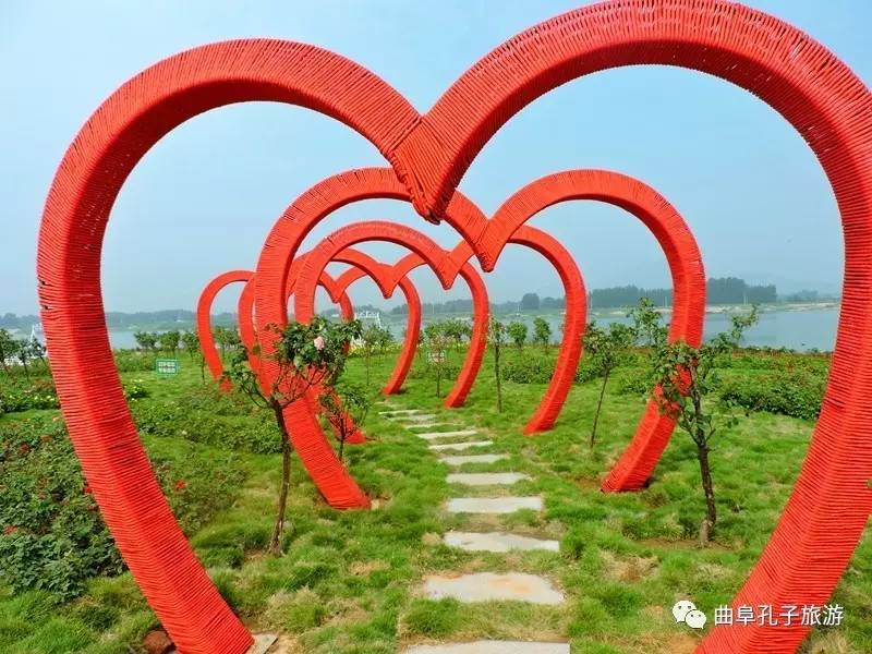 地址:曲阜市石门山镇仙河花海景区