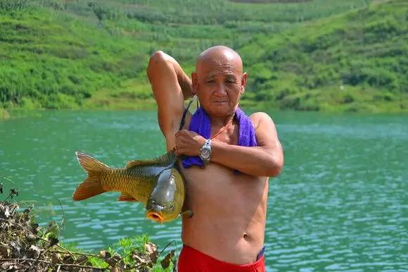 钓鱼能否拯救老男人们，成为其长寿的秘诀呢？
