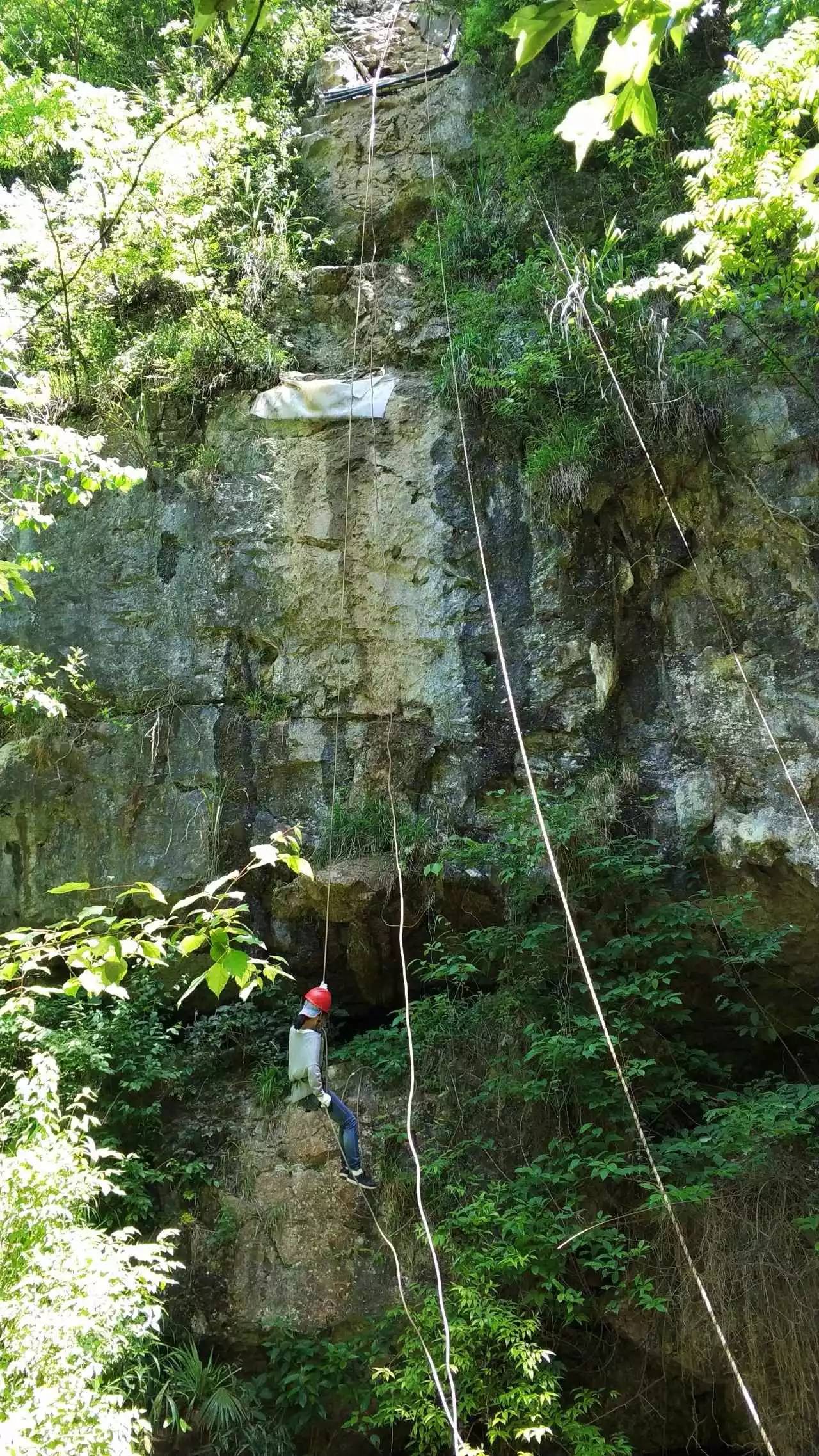 速降探洞 | 6.25 纪龙山速降,卧龙洞探洞,豹子崖绳降