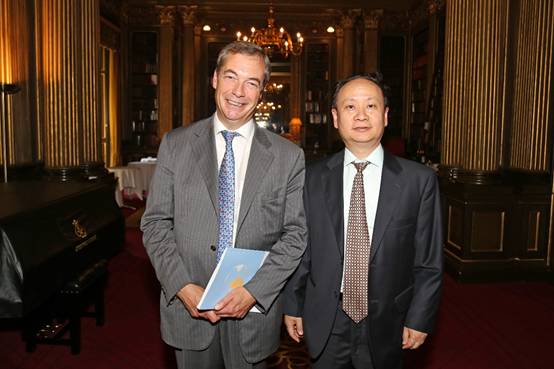 左起:nigel farage,迈瑞集团董事长徐航