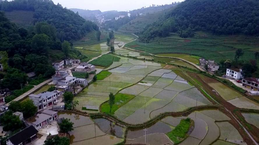 大方县牛场乡挖沟清淤,让千亩良田好土还复旧貌