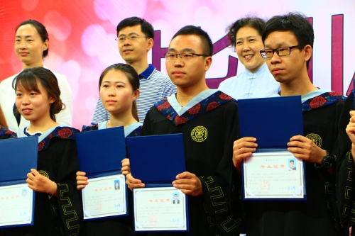 天津工业大学2017届本科毕业生毕业典礼隆重举行