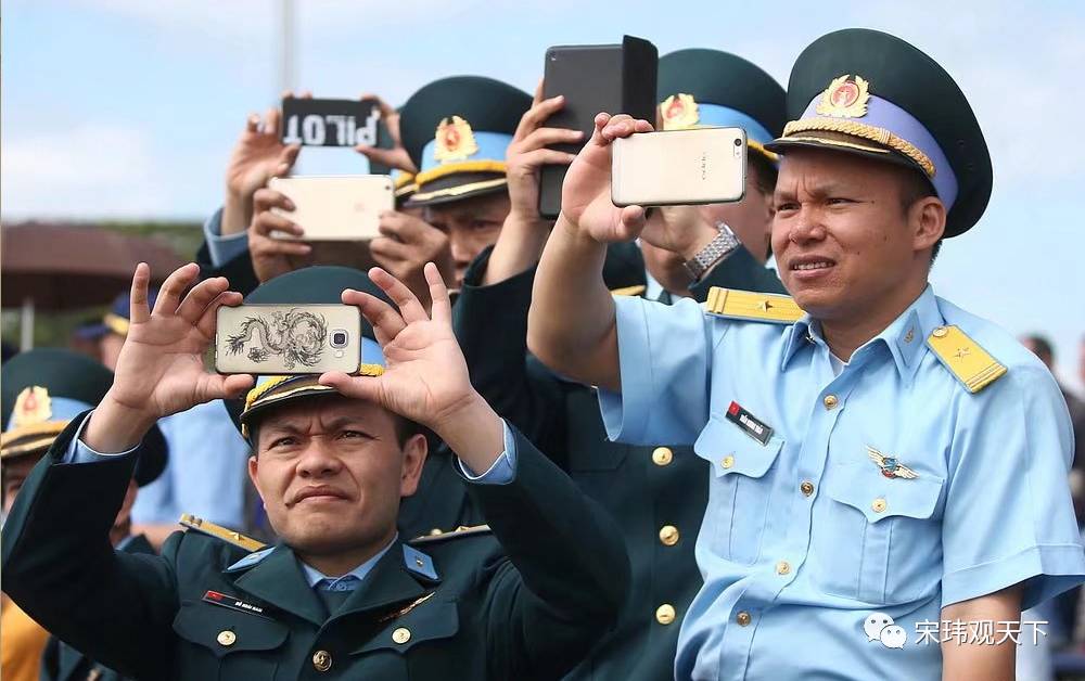 滴~世界各国都不能免俗啊6月17日,沃罗涅日,俄罗斯空军"航空飞镖2017