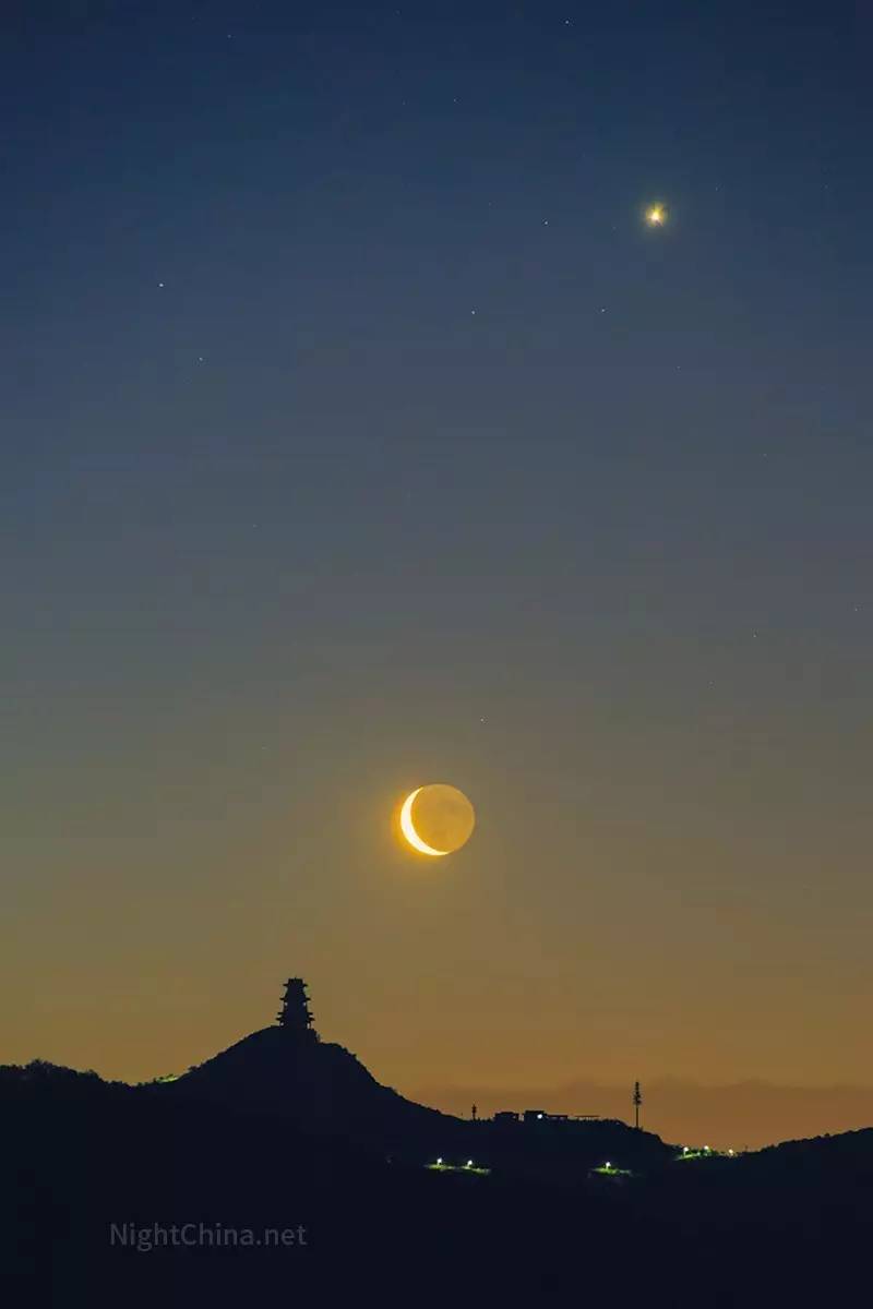 【夜空中国】金星合月升