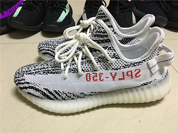 阿迪达斯 yeezy 350 boost v2白斑马将在次发售