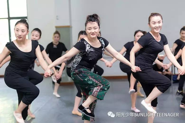 北京舞蹈学院继续教育学院民族民间舞系老师