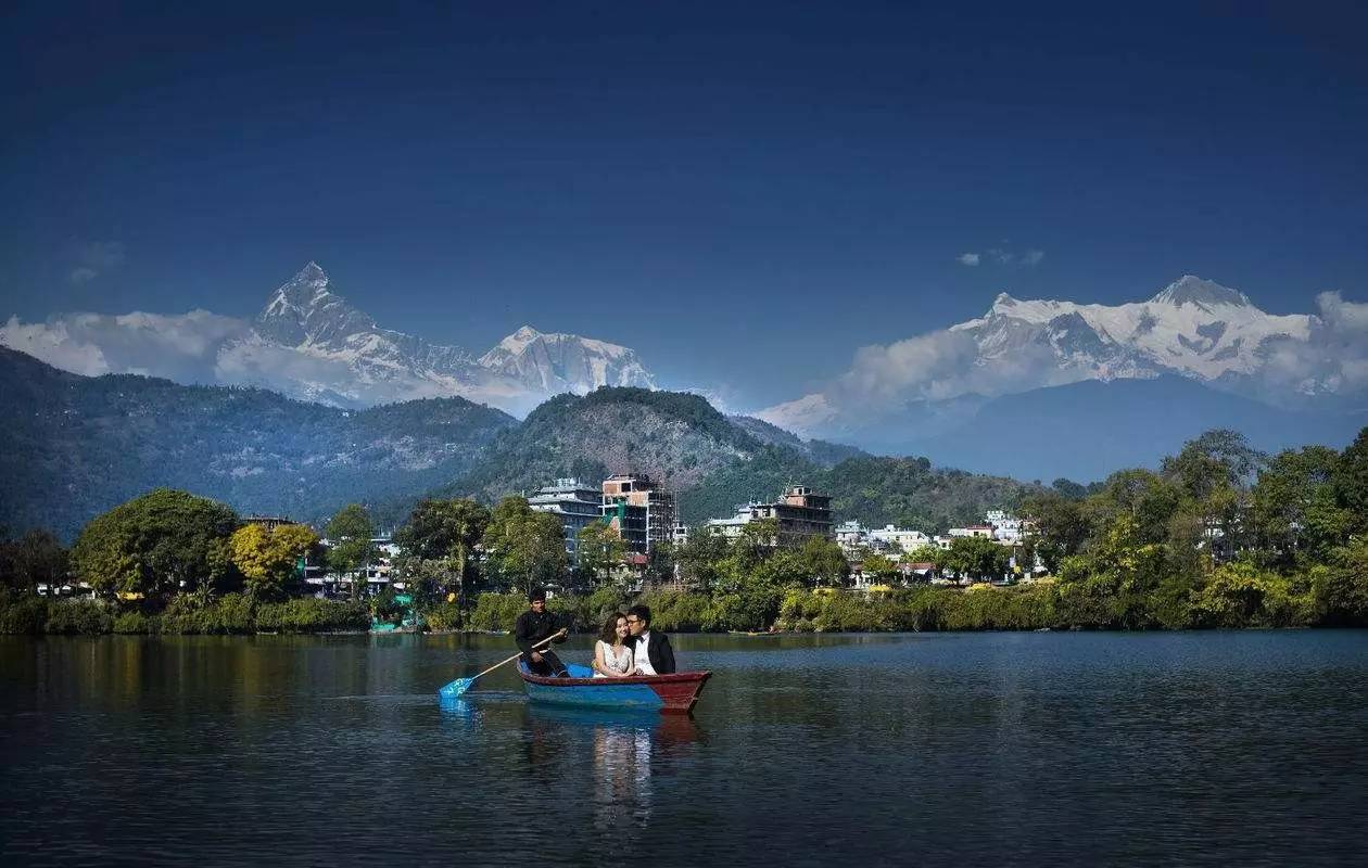 是尼泊尔最为盛名的风景地,博卡拉四面环山,安纳普尔纳山脉终年积雪