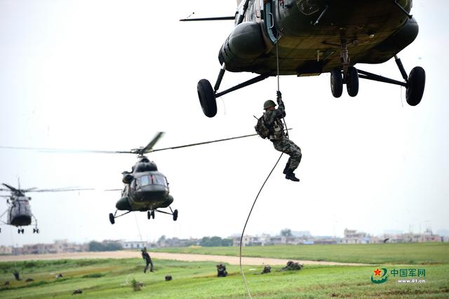 航空兵训练,一波军用直升机来啦!