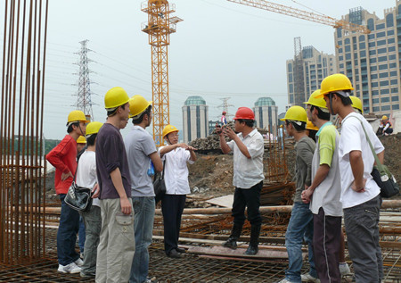 专业怎么样答:清华大学土木工程系是清华大学历史最悠久的系科之一