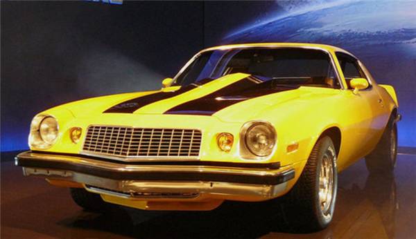 (大黄蜂原型车:1974年雪佛兰camaro)