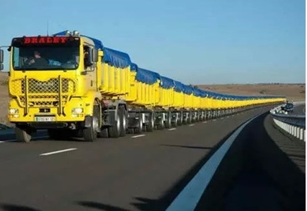 世界上最长的卡车,法国大卡车millau,这辆由42节拖车组成的卡车总长度
