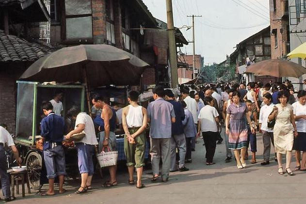 80年代的成都,街头走一走,感受慢都市的巴适生活