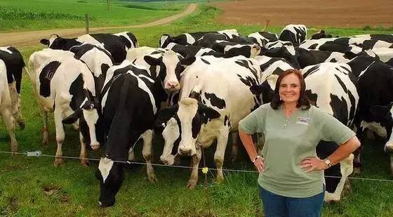 十五张图告诉你真实美国农场主的生活：有18000亩地、200头牛、别墅…