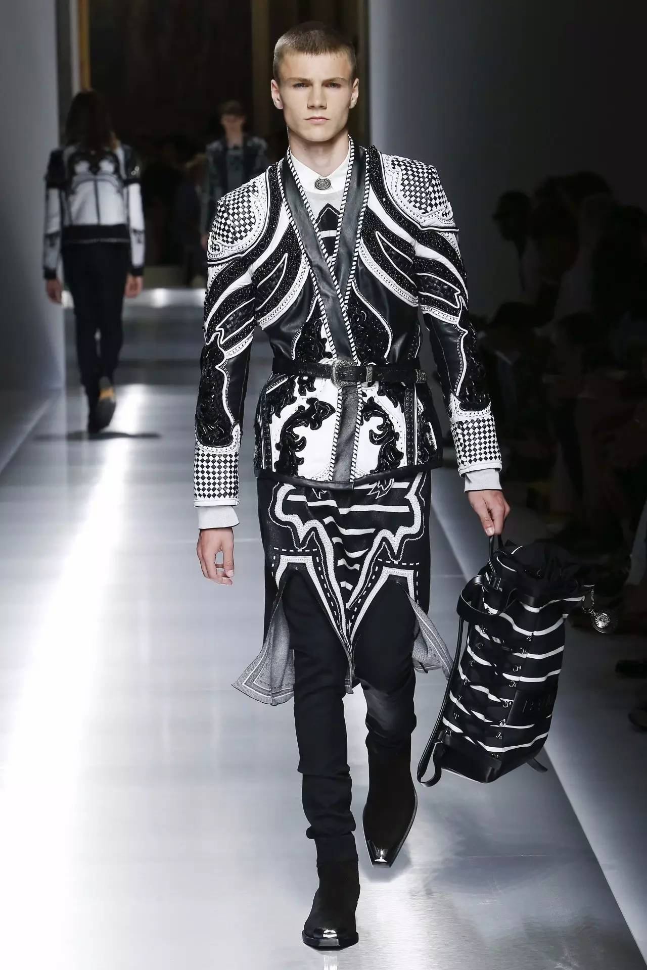 2018春夏男装周:balmain 巴尔曼