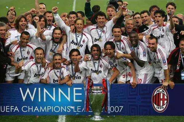 2007年 ac米兰 如果说1986年世界杯是一个人的世界杯,那2007年的欧冠