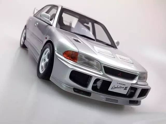 one model 发布了 1:18 比例三菱 mitsubishi evo iii 树脂全封闭