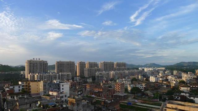 灵山县人口有多少_广西71个县 市 经济实力排行,忻城竟排在第......