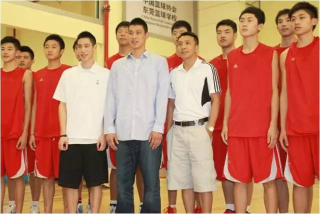 林书豪-李群篮球联盟招bd,篮球教练,策划,美工