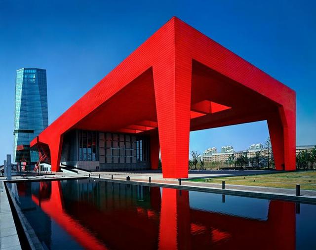上海建筑中的红色结构