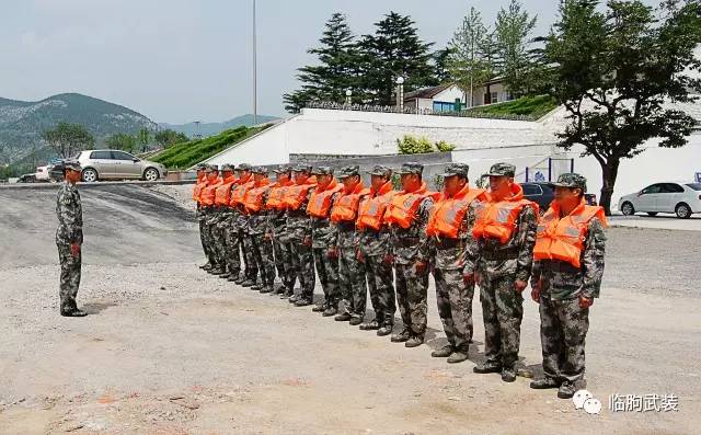 2016年6月30日,县人武部在嵩山生态旅游区,组织防汛分队训练2016年10