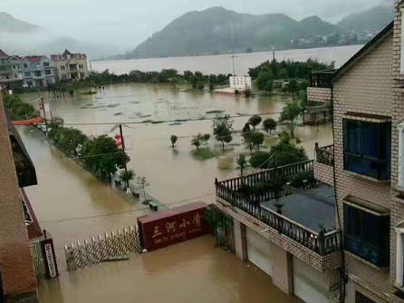 众志成城,守护建德!暴雨中,让我们记住这些身影!