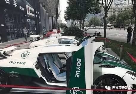 成都街头的三台超跑,总价值6410万,迪拜警车卖到中国了?