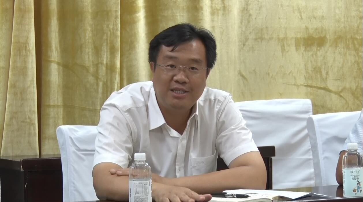 大反思大讨论区委书记薛宏舜参加乌尔禾镇哈克村大反思大讨论党员大会